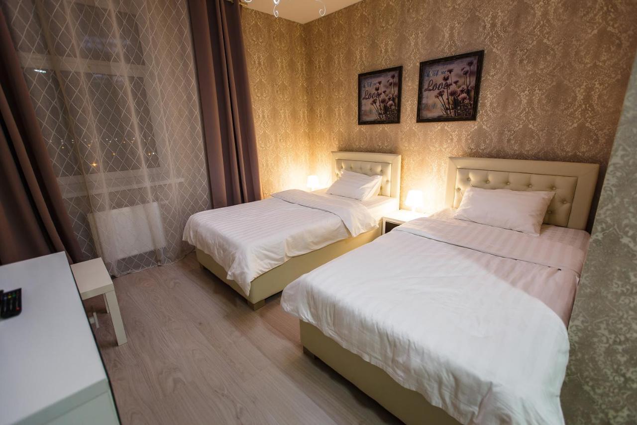 Lazar Hotel Baranavichy Exterior photo